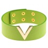 V-shaped Collar