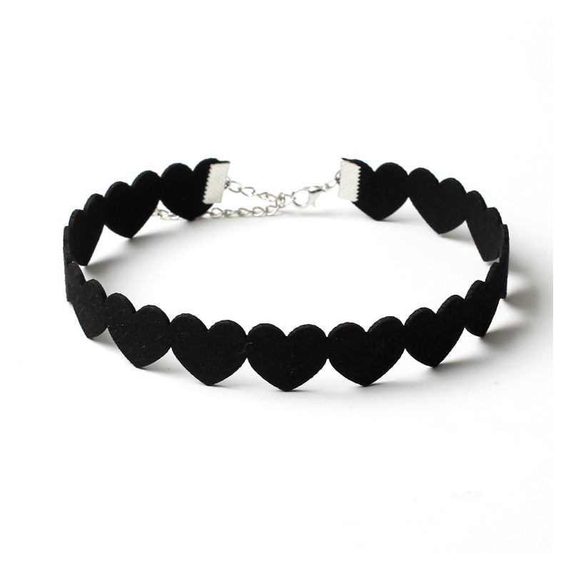 Black Heart Circle Suede Collar